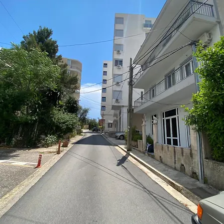 Essi * Sarandë